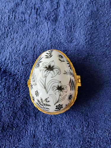 Vintage regency porcelain egg - regency,