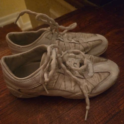 Nfinity evolution cheer shoes