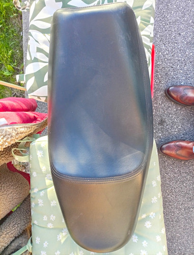 Oem seat 2015 harley - seat, a