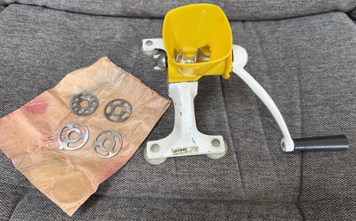 Vintage 1970s spong 205 cast - 1970s,