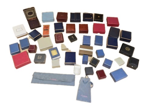 Empty jewellery boxes - empty,