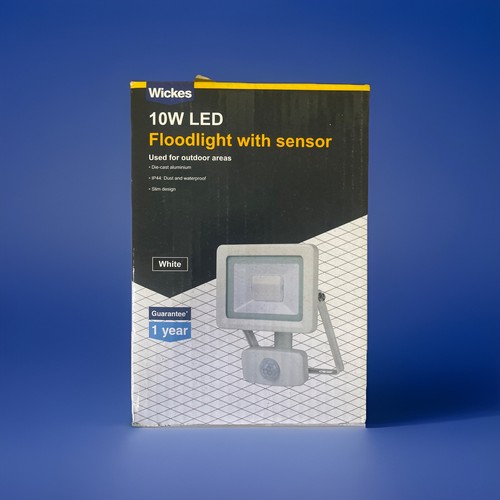 Wickes 10w floodlight with - 10w,
