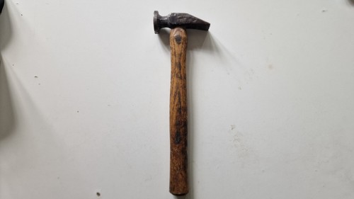 Vintage antique hammer - /,