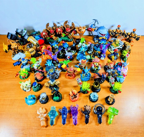 Skylanders figures traps - figures, items