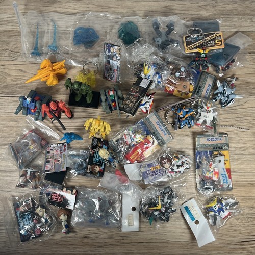 Huge lot gundam - huge,
