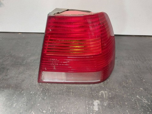 Volkswagen bora 2000 rear - volkswagen, tail