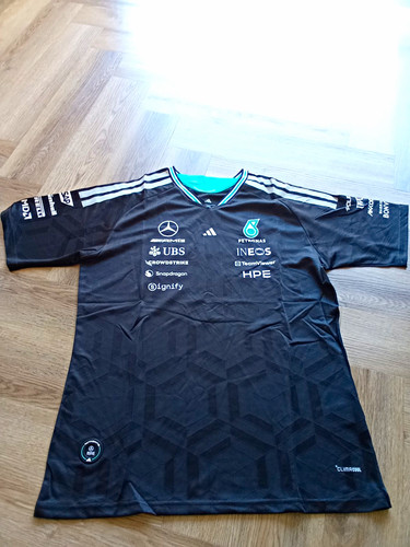 Mercedes amg petronas team - petronas,