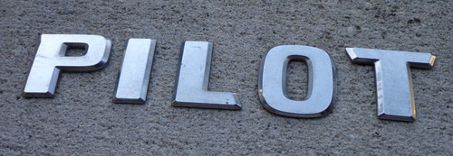 Honda pilot emblem letters - pilot,