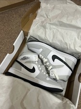 Nike Air Jordan 1 Mid Grey Fog