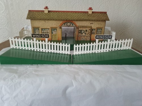 Hornby gauge station - 0, no