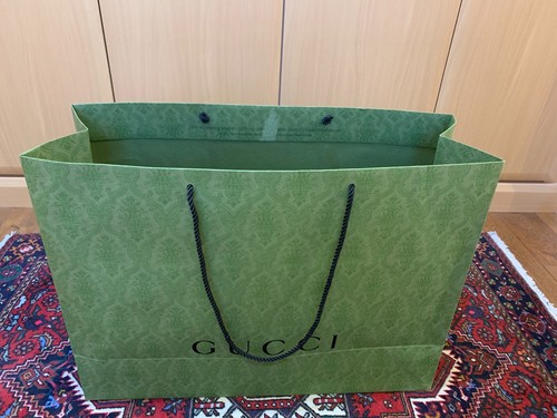 Gucci green embossed paper - gucci,