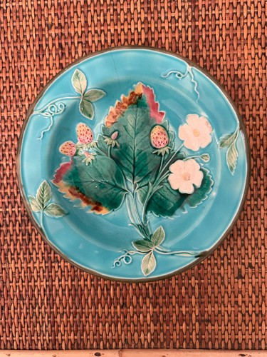 Wedgewood majolica strawberry - majolica,
