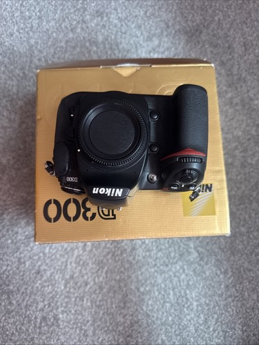 Nikon d300 mirror lock - mirror,