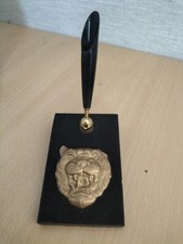 Jaguar Growler pen holder