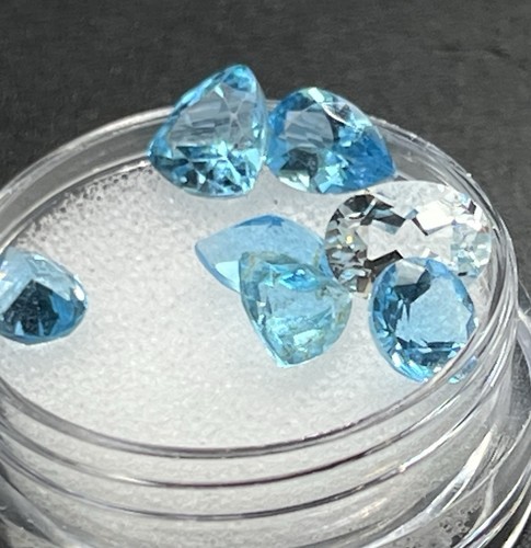 Natural aquamarine gemstone - aquamarine,