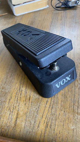 Vox v845 wah guitar effect - guitar,