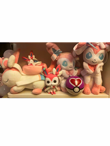 Pokémon sylveon plush and - sylveon,