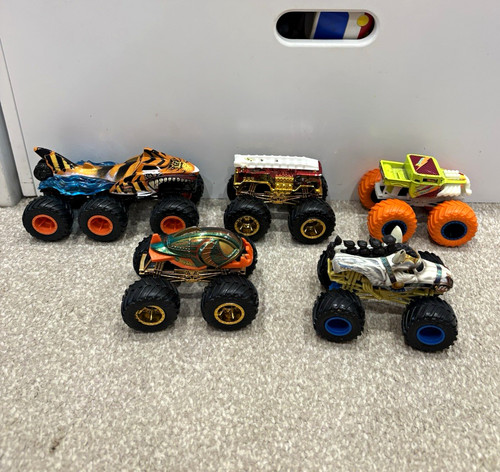 Hot wheels and monster jam - hot,