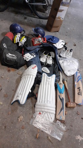 Complete junior cricket kit - complete,