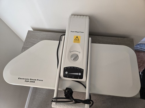 Steam ironing press - steam,