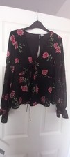 B23 Ladies Top H And M Size 4