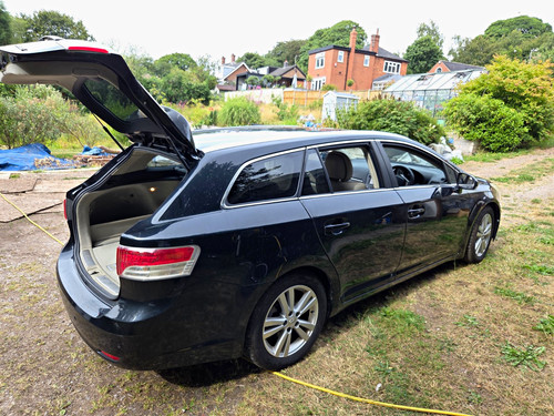 Toyota avensis 4d - toyota, d-4d