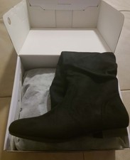 NWOT Dream Pairs Slim Size 8