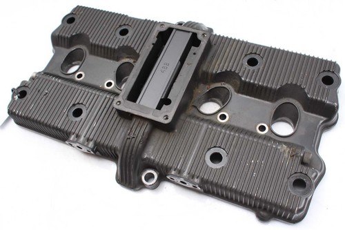 Cylinder head cover valve