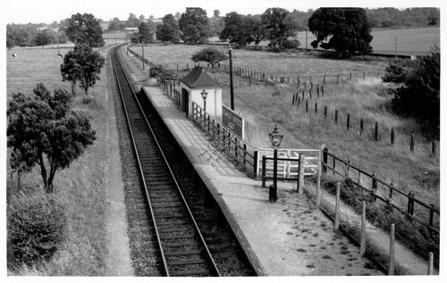 1961 stanley bridge halt train - halt,