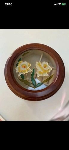 Daffodil glass wooden