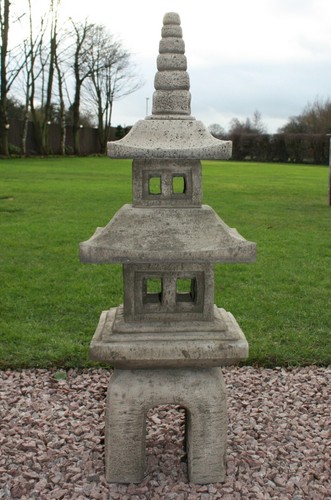 Large piece pagoda - 4,