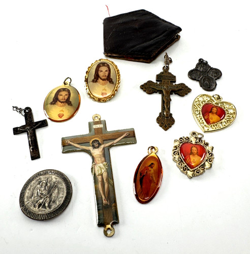 Mixed lot vintage catholic - lot,
