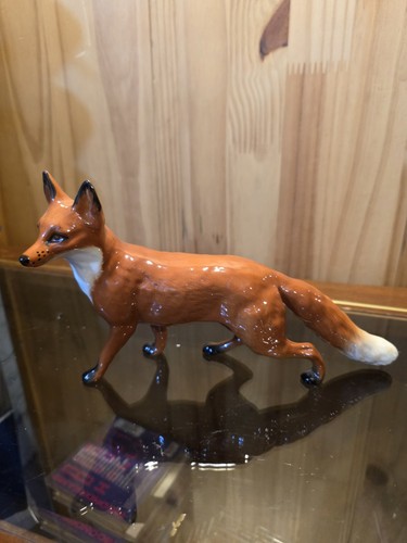 Beswick standing fox - standing,