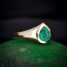 0.81ct Pear-cut Natural