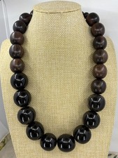 VINTAGE brown chunky wooden and polished horn bead necklace