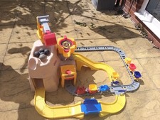 Little tikes construction peak road and rail set with extra track