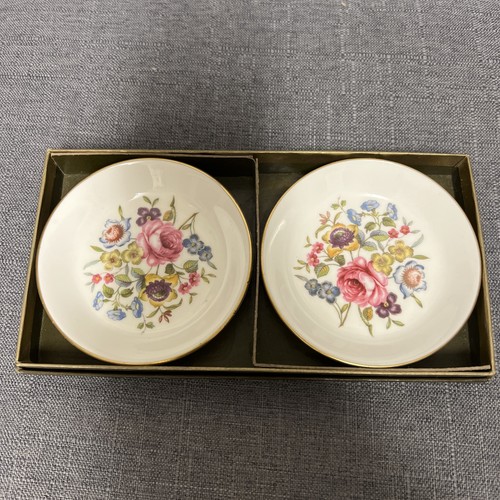 Royal worcester fine bone - fine,