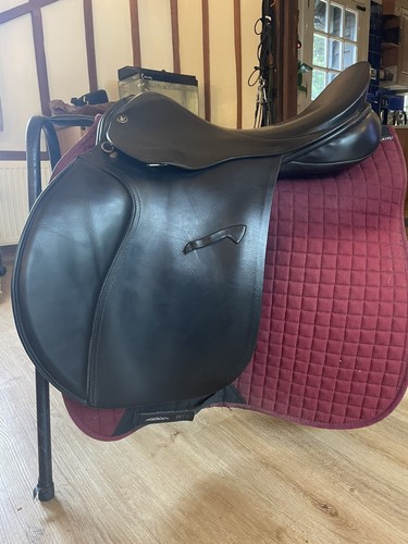 Falcon saddle medium - gp, 17”