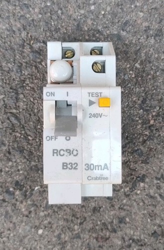 Crabtree starbreaker rcbo b32 - crabtree,