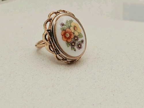 Vintage avon floral - ring, gold
