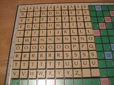 SCRABBLE DELUX WITH ELECTRONIC