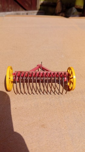 Dinky toys vintage hay rake - dinky,