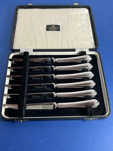 Boxed vintage solid silver - boxed,