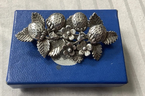 Silver scenes strawberry - scenes,