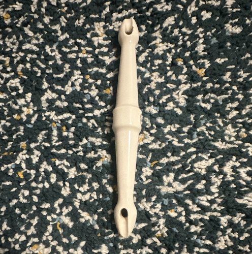 White ceramic insulator - , ￼