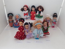11 x International Dolls In