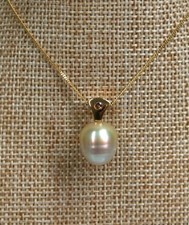 Yellow Gold Natural Pearl and Pink Diamond Pendant Marked 750 - Thames Hospice