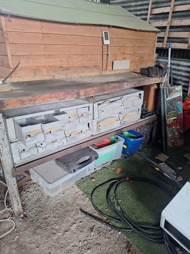 Work bench with vice - bench,