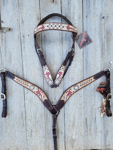 Circle fire lily tack set - circle,