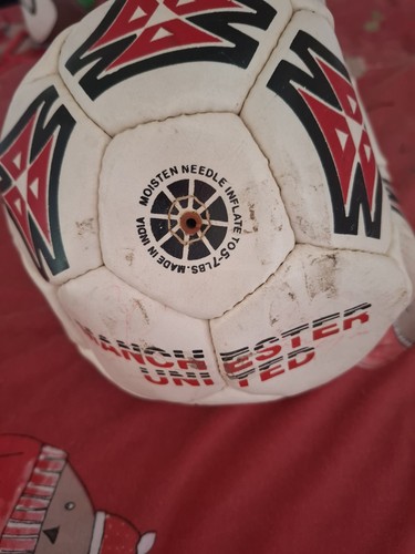 Manchester united signed ball - manchester,